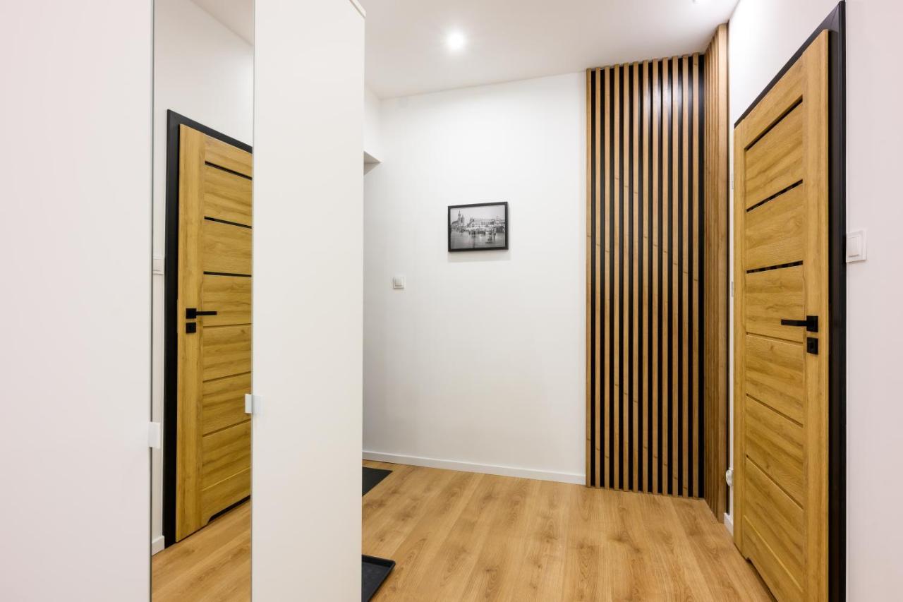 Cracow Rent Apartments: Spacious Stays Near Main Square Krakow Exterior photo