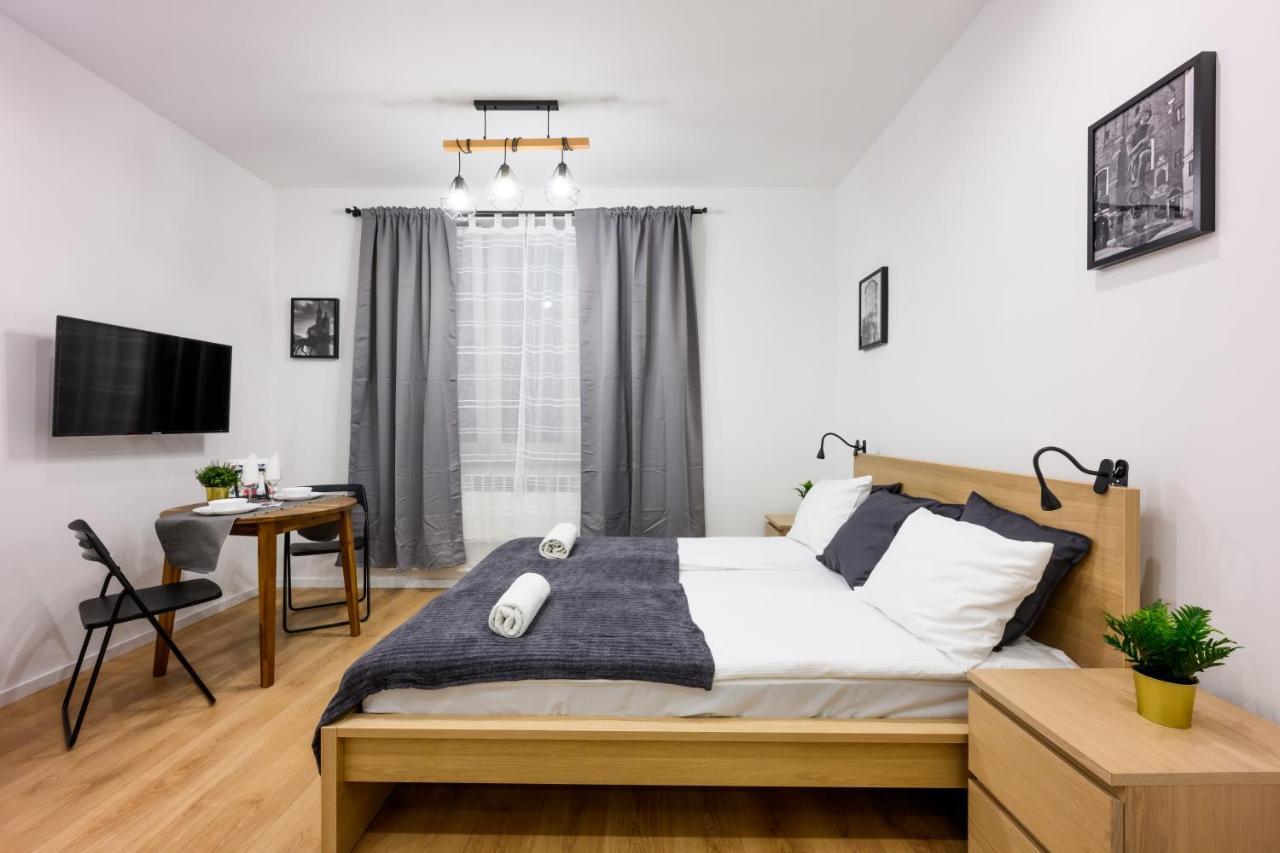 Cracow Rent Apartments: Spacious Stays Near Main Square Krakow Exterior photo