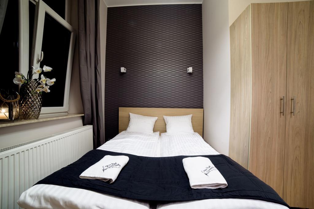 Cracow Rent Apartments: Spacious Stays Near Main Square Krakow Exterior photo