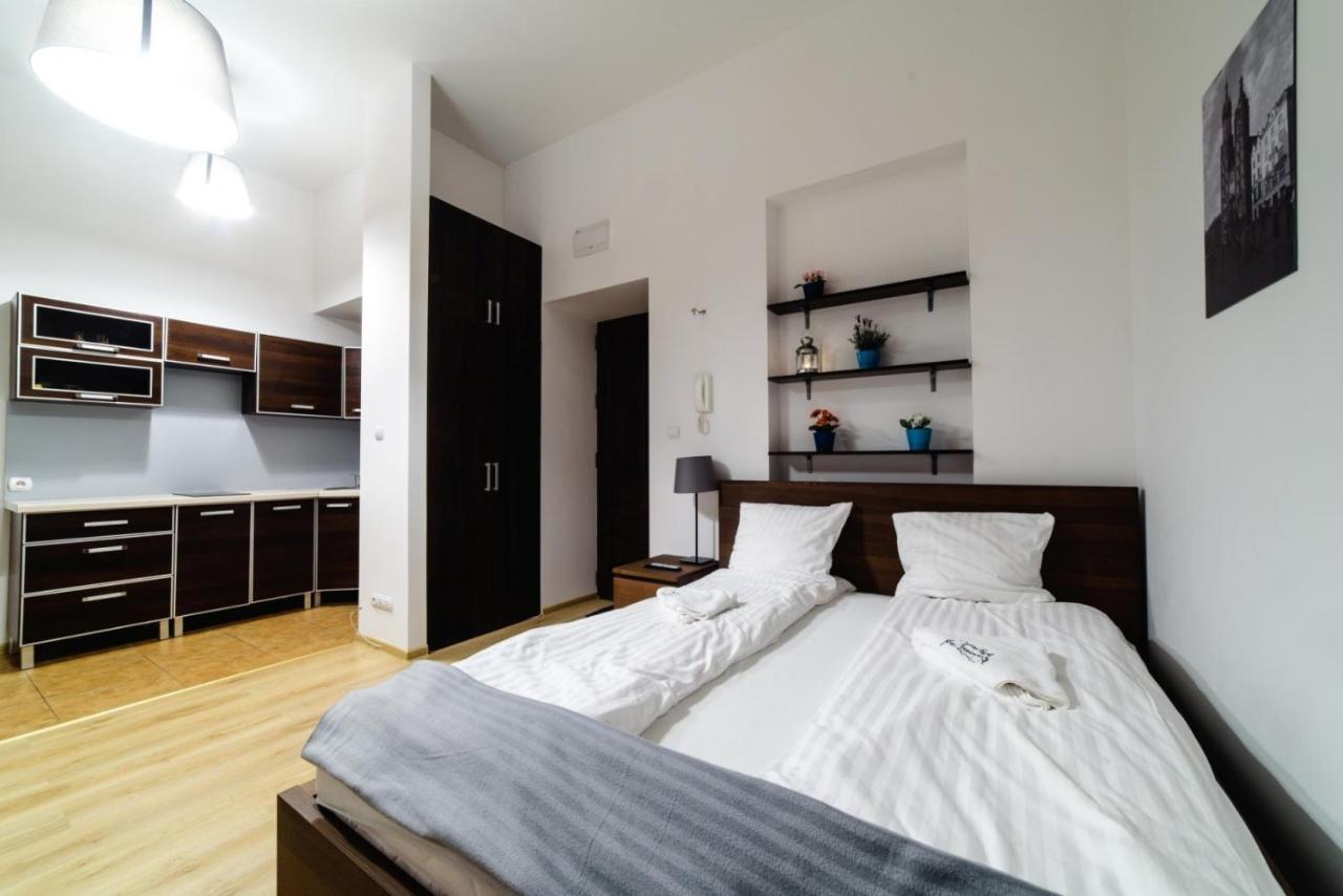 Cracow Rent Apartments: Spacious Stays Near Main Square Krakow Exterior photo